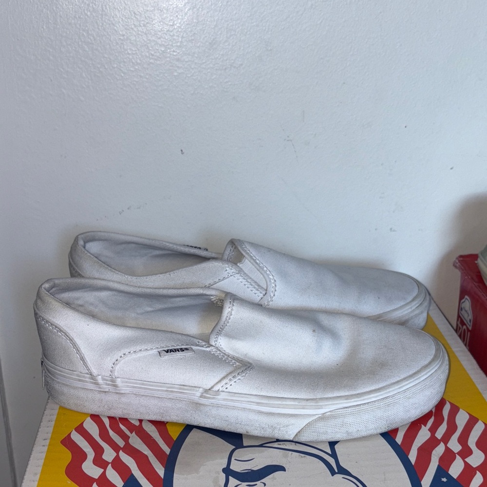Women’s Vans Classic White Slip-On Shoes size 8.0